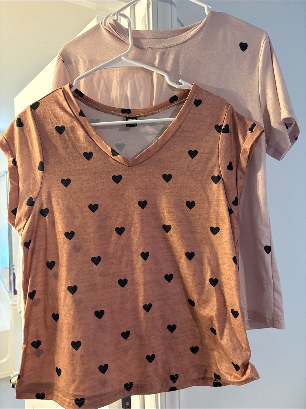 SHEIN Pink and Brown Heart Print Short Sleeve Tees